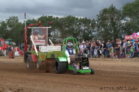 Tracteur pulling Ets Aurensan Alain